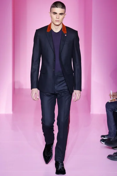 Look 3